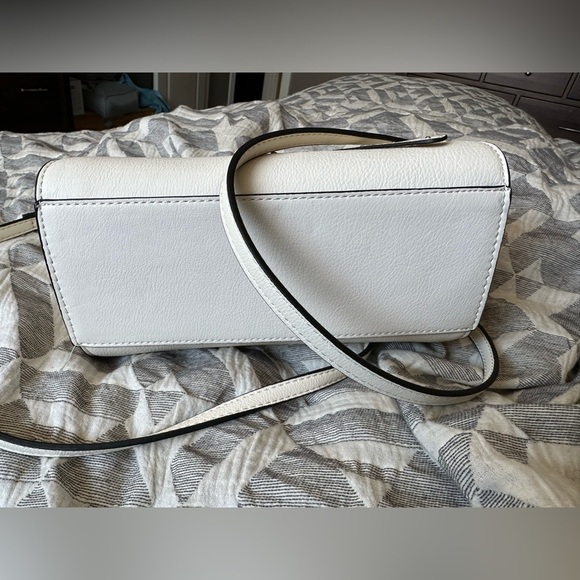 ⭐️ HOST PICK ⭐️ Mint condition Neumann Marcus purse - Picture 5 of 5